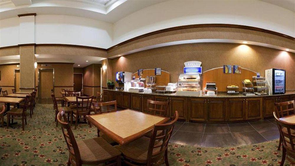 Holiday Inn Express & Suites Irving Conv Ctr - Las Colinas By Ihg Экстерьер фото