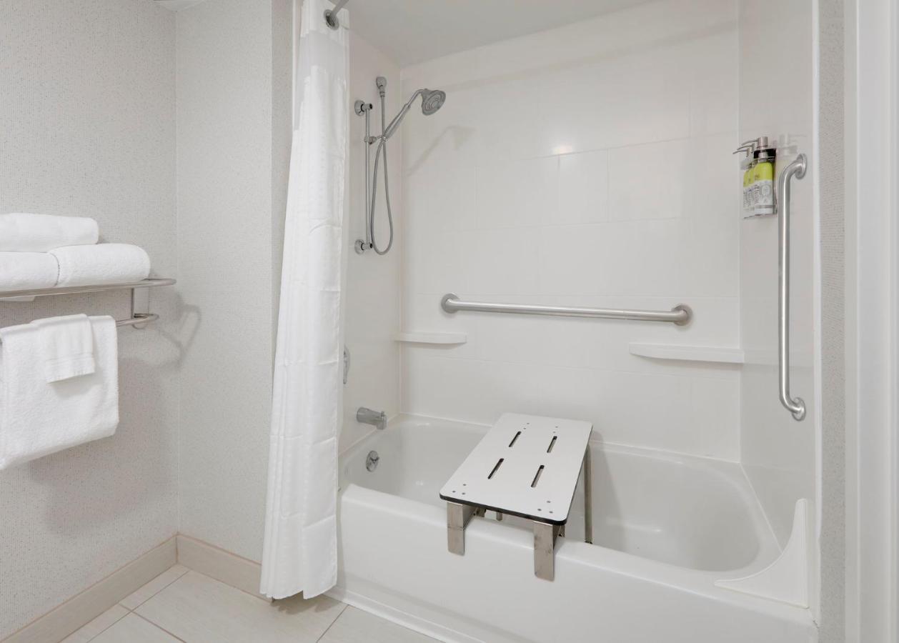 Holiday Inn Express & Suites Irving Conv Ctr - Las Colinas By Ihg Экстерьер фото